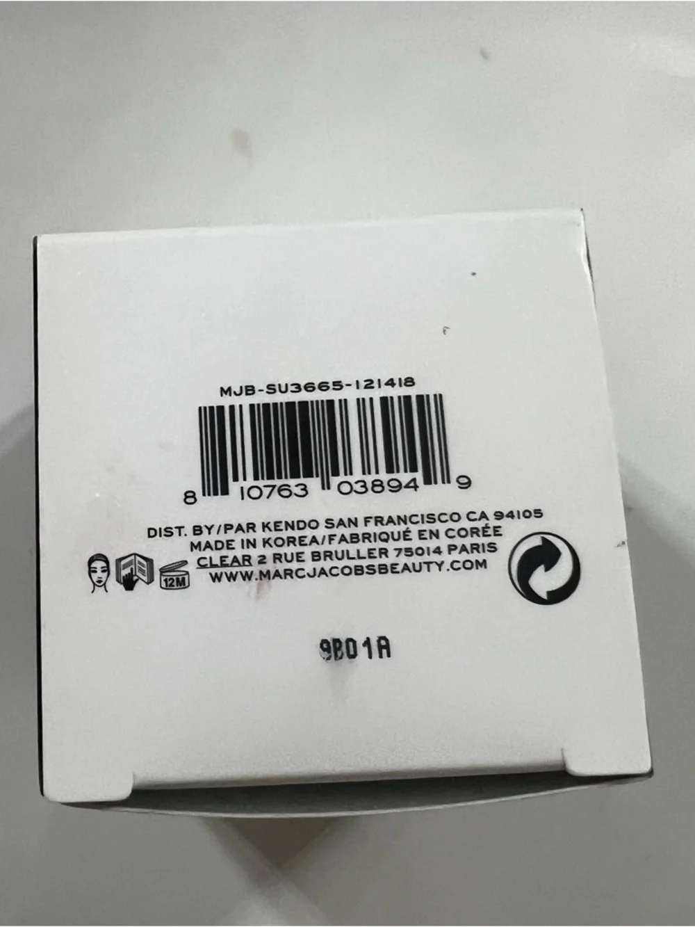 Marc Jacobs White & Yellow Youthquake Gel Crème Box